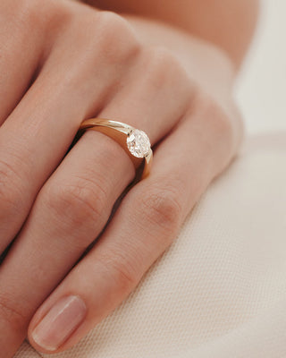1.0 CT Round CVD Diamond Unique Style Engagement Ring