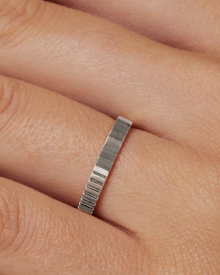 Classic Scale Wedding Band