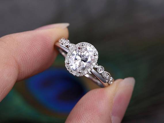 1.0 CT Oval Cut Halo Pave Moissanite Bridal Ring Set - violetjewels