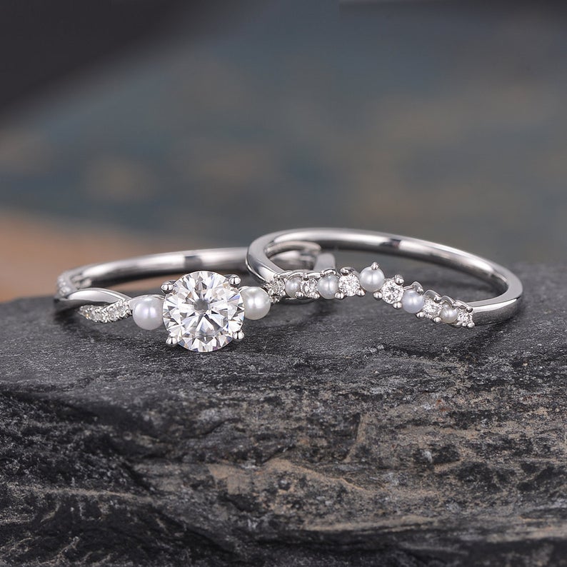 0.50 CT Round Twisted Pave Moissanite Bridal Ring Set - violetjewels