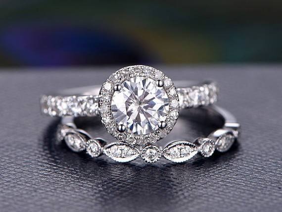 1.0 CT Round Cut Halo Moissanite Bridal Ring Set - violetjewels