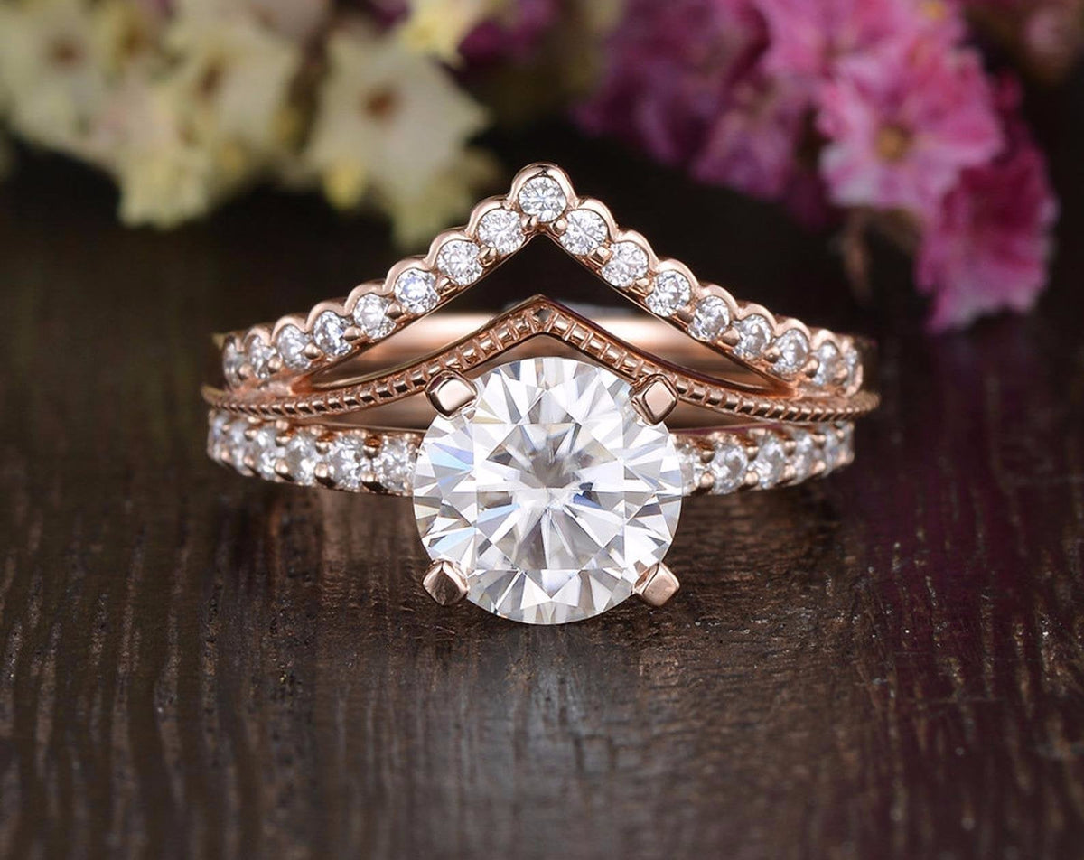 1.0 CT Round Cut Solitaire Pave Moissanite Bridal Ring Set - violetjewels