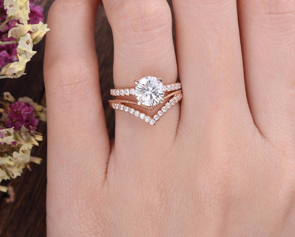 1.0 CT Round Cut Solitaire Pave Moissanite Bridal Ring Set - violetjewels