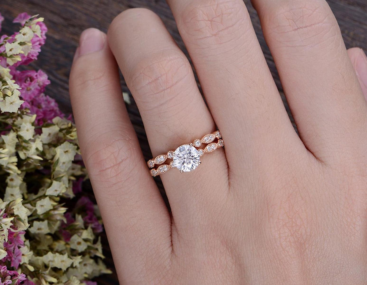 1.0 CT Round Cut Solitaire Milgrain Style Moissanite Bridal Ring Set - violetjewels