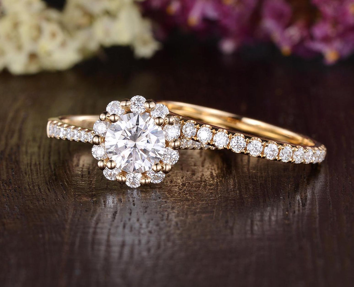 0.75 CT Round Halo Pave Moissanite Bridal Ring Set - violetjewels