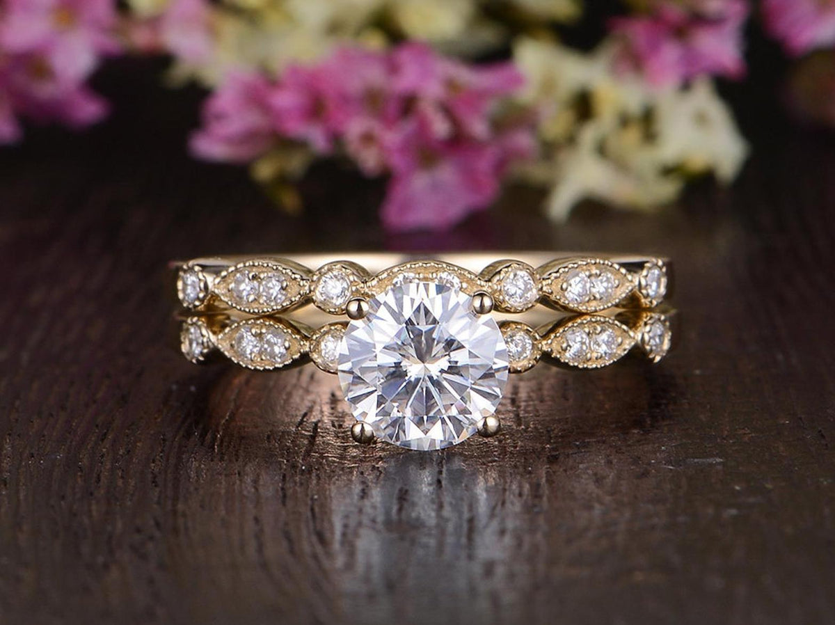 1.0 CT Round Cut Solitaire Milgrain Style Moissanite Bridal Ring Set - violetjewels