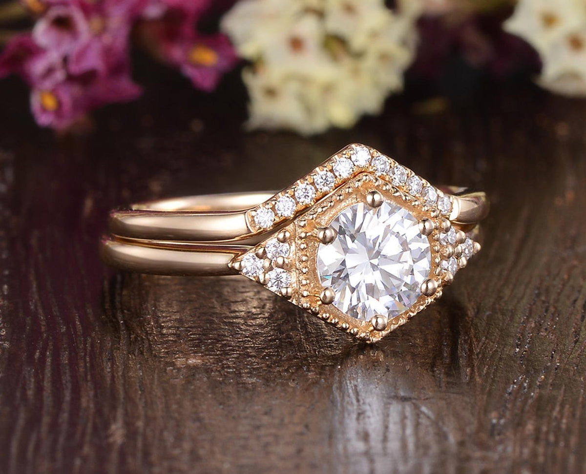 0.75 CT Round Moissanite Bridal Ring Set - violetjewels