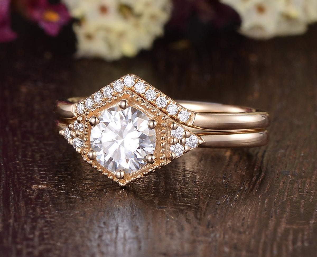 0.75 CT Round Moissanite Bridal Ring Set - violetjewels