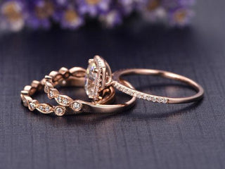 1.50 CT Cushion Cut Halo Moissanite Bridal Ring Set - violetjewels