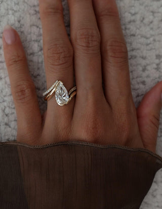 1.0-2.5 CT Pear Shaped Lab Grown Diamond Solitaire Bridal Set